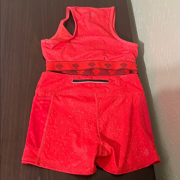 Rabbit Running XS Red Sports Bra and Shorts Set - Picture 4 of 9